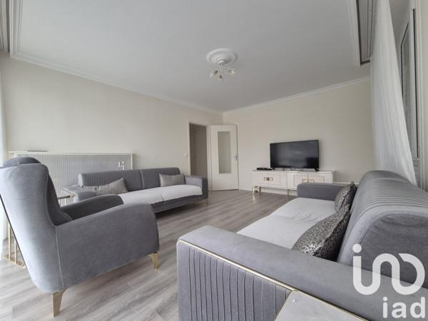 Appartement 3 pièces de 71 m² à Évry (91000)