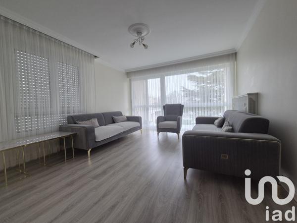 Appartement 3 pièces de 71 m² à Évry (91000)