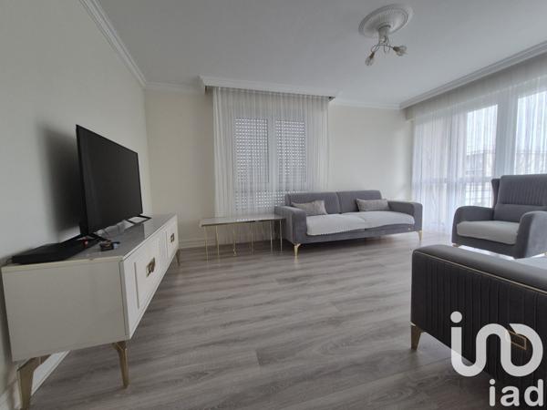 Appartement 3 pièces de 71 m² à Évry (91000)