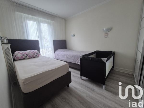 Appartement 3 pièces de 71 m² à Évry (91000)