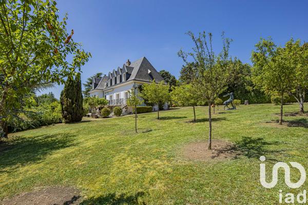 Maison à vendre 10 pièces 285 m² Saint-Cyr-sur-Loire