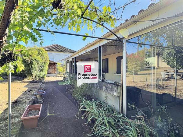 Maison T7/8  d'env. 151m² avec nombreuses dépendances près du bourg de COULOUNIEIX-CHAMIERS (24660)