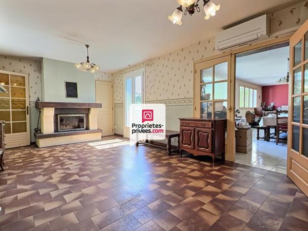 Maison T7/8  d'env. 151m² avec nombreuses dépendances près du bourg de COULOUNIEIX-CHAMIERS (24660)