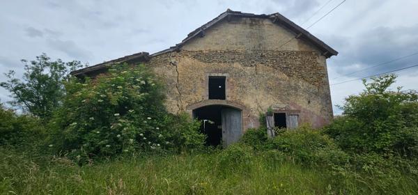 Dpt LANDES (40), à vendre à POUDENX, Maison + grange anciennes à rénover sur 1,7 hectare de terrain, au calme