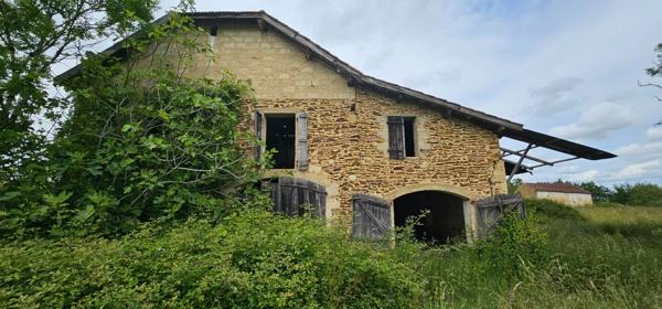 Dpt LANDES (40), à vendre à POUDENX, Maison + grange anciennes à rénover sur 1,7 hectare de terrain, au calme