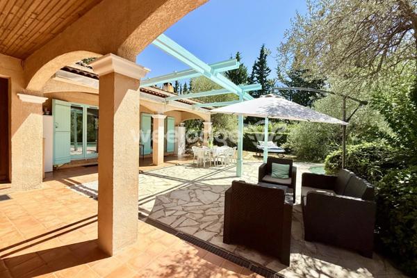 Maison à vendre 6 pièces de 187 m² à Fayence