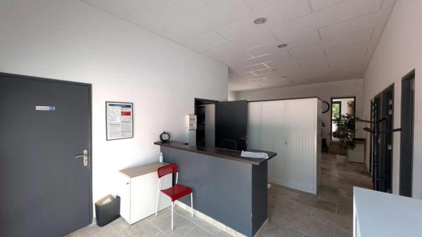 Immeuble (bureaux + appartement)