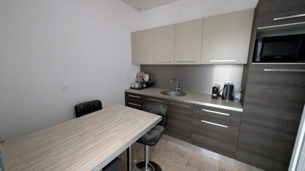 Immeuble (bureaux + appartement)
