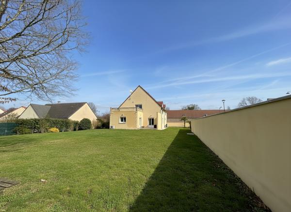 À seulement 10 minutes de Chartres .Agglomération chartraine Maison de 156 m2