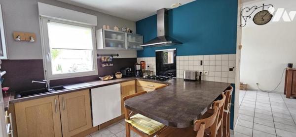 Maison proche bourg avec chambre en plain-pied et trois à l'étage