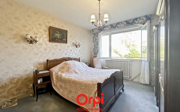 Maison à vendre    7 pièces • 233 m2 Montluçon