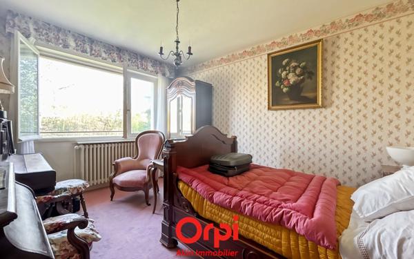 Maison à vendre    7 pièces • 233 m2 Montluçon