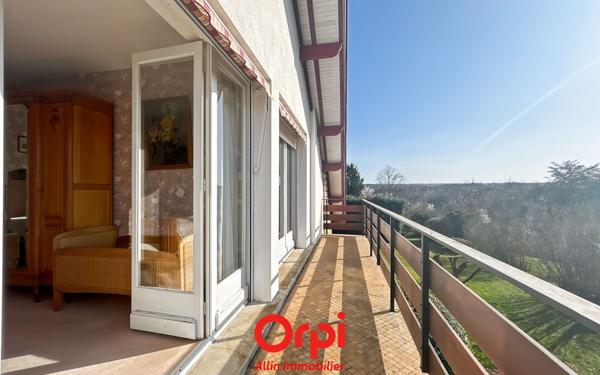 Maison à vendre    7 pièces • 233 m2 Montluçon