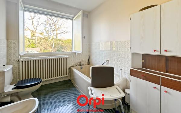 Maison à vendre    7 pièces • 233 m2 Montluçon