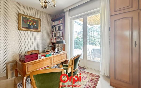 Maison à vendre    7 pièces • 233 m2 Montluçon