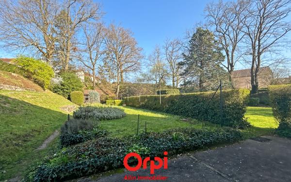 Maison à vendre    7 pièces • 233 m2 Montluçon