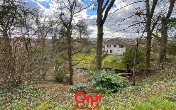 Maison à vendre    7 pièces • 233 m2 Montluçon