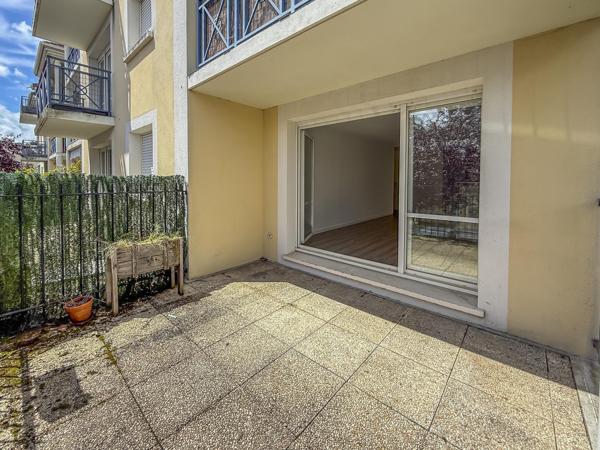 Carrières-sous-Poissy – Appartement 3 pièces avec jardin, terrasses et vue parc – Résidence recherchée