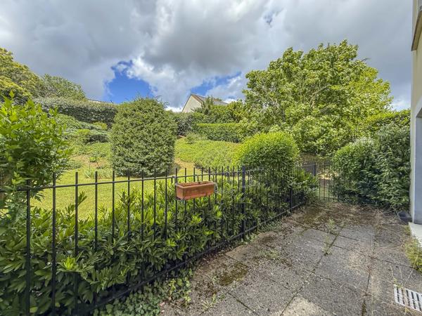 Carrières-sous-Poissy – Appartement 3 pièces avec jardin, terrasses et vue parc – Résidence recherchée