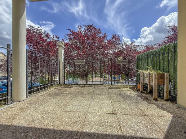 Carrières-sous-Poissy – Appartement 3 pièces avec jardin, terrasses et vue parc – Résidence recherchée