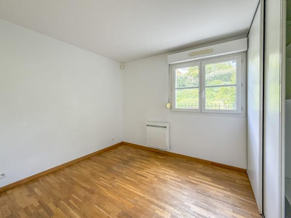 Carrières-sous-Poissy – Appartement 3 pièces avec jardin, terrasses et vue parc – Résidence recherchée