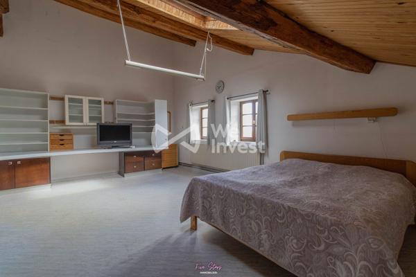 Maison - 170 m² - 6 pièces - garage et jardin