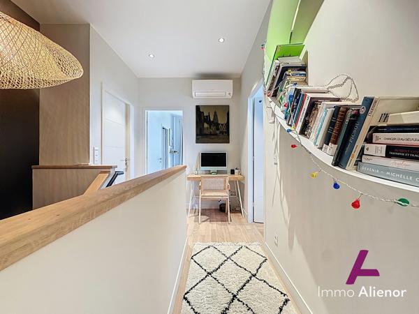 Appartement en duplex T5 entièrement rénové - Hyper centre Bordeaux - Terrasse et Possibilité 2 places parking