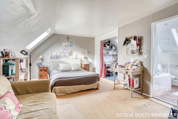 Versailles (78000) VERSAILLES CHANTIERS limite PORCHEFONTAINE Maison 126 m2 plus un grand sous-sol aménagé et 1 parking