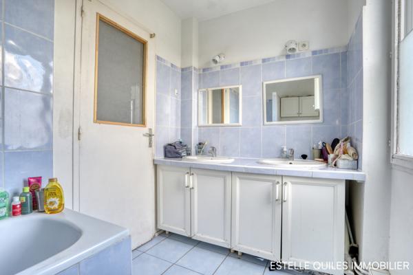 Versailles (78000) VERSAILLES CHANTIERS limite PORCHEFONTAINE Maison 126 m2 plus un grand sous-sol aménagé et 1 parking