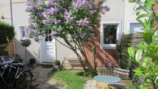 Versailles (78000) VERSAILLES CHANTIERS limite PORCHEFONTAINE Maison 126 m2 plus un grand sous-sol aménagé et 1 parking