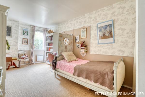 Versailles (78000) VERSAILLES CHANTIERS limite PORCHEFONTAINE Maison 126 m2 plus un grand sous-sol aménagé et 1 parking