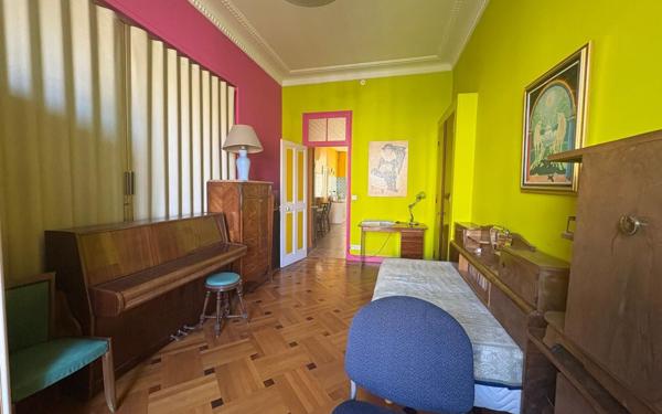 Appartement à vendre    5 pièces • 164 m2 Nice