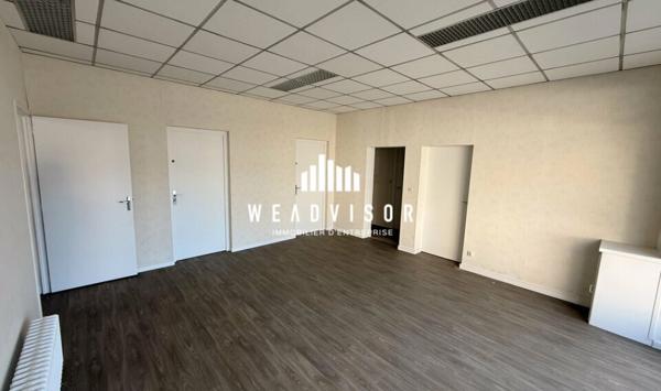 À LOUER : LOCAL COMMERCIAL OU BUREAUX D'ENVIRON 91 M² - QUARTIER MIROIR