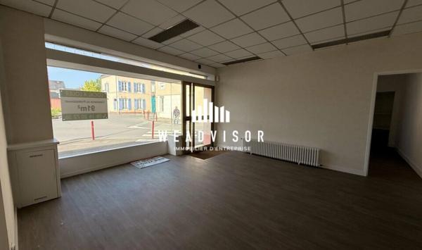 À LOUER : LOCAL COMMERCIAL OU BUREAUX D'ENVIRON 91 M² - QUARTIER MIROIR
