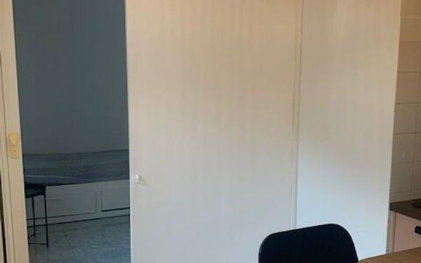 Appartement à louer    1 pièce •  Nîmes