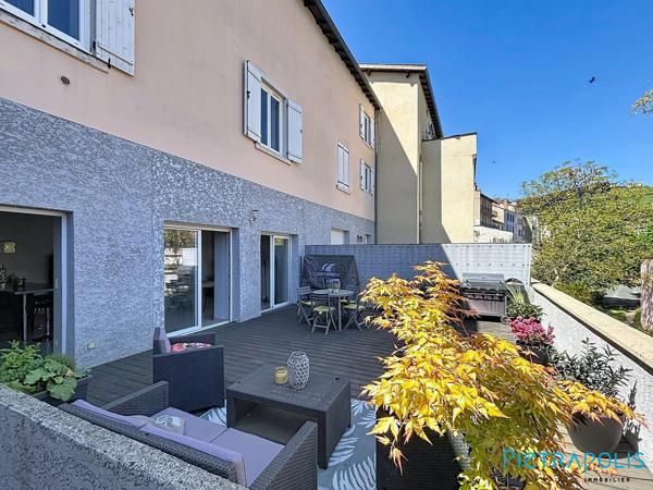 MAISON DE VILLE 100 M2 -3 à 4 CHAMBRES - TERRASSE - GARAGE - TARARE