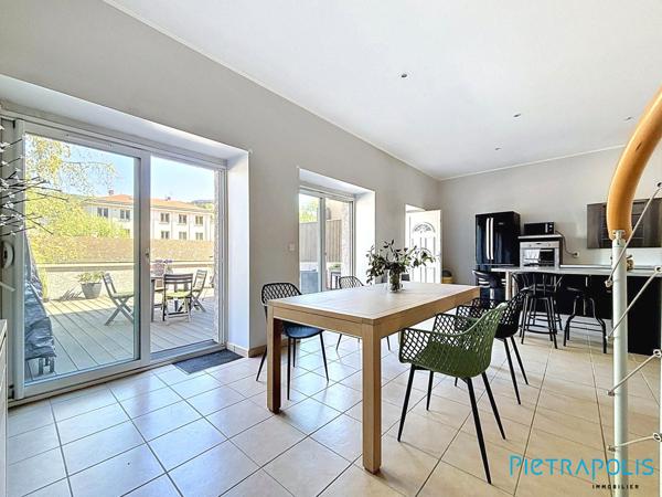 MAISON DE VILLE 100 M2 -3 à 4 CHAMBRES - TERRASSE - GARAGE - TARARE