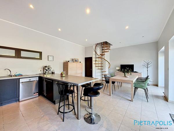 MAISON DE VILLE 100 M2 -3 à 4 CHAMBRES - TERRASSE - GARAGE - TARARE