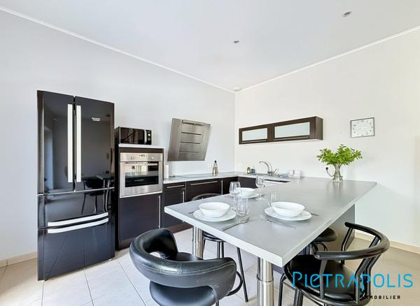 MAISON DE VILLE 100 M2 -3 à 4 CHAMBRES - TERRASSE - GARAGE - TARARE
