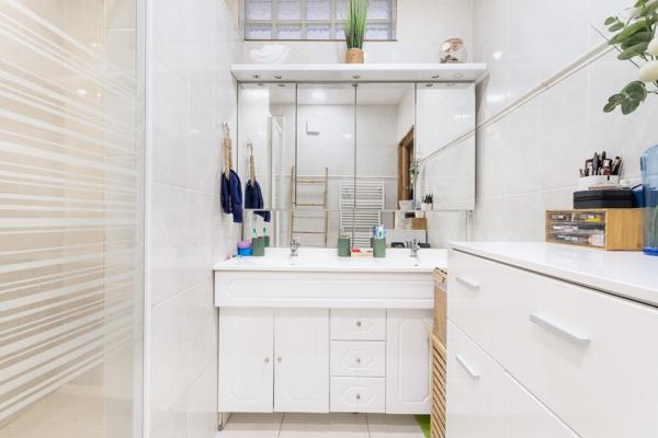 Maison
         5 pièces
        - 142 m² Exclusivité 260 000 €*
