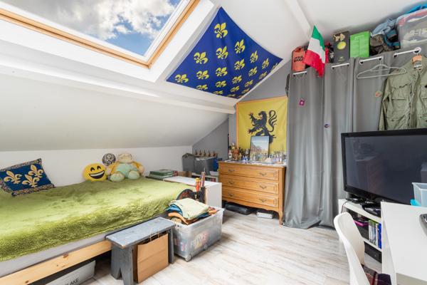 Maison
         5 pièces
        - 142 m² Exclusivité 260 000 €*