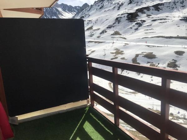 Dpt Hautes Pyrénées, dans la station de ski de LA MONGIE appartement T 2 de 29 m² avec balcon, cellier et parking intérieur.