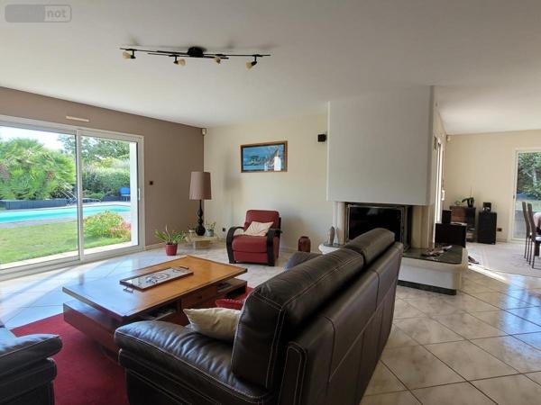 Maison à vendre à Quéven dans le Morbihan (56530), ref : 56079-1245