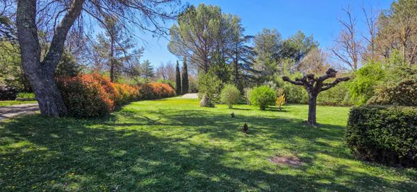 Rians (83560) Propriété 201m2 8 pièces garage et piscine