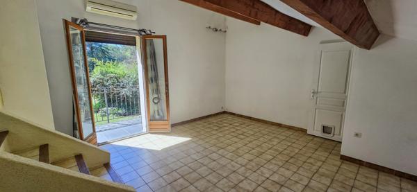 Rians (83560) Propriété 201m2 8 pièces garage et piscine