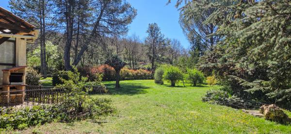 Rians (83560) Propriété 201m2 8 pièces garage et piscine