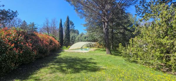 Rians (83560) Propriété 201m2 8 pièces garage et piscine