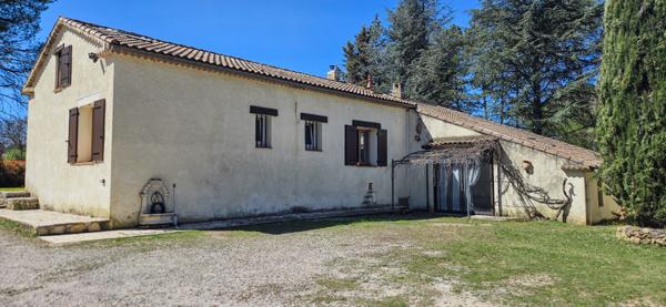 Rians (83560) Propriété 201m2 8 pièces garage et piscine