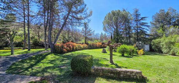 Rians (83560) Propriété 201m2 8 pièces garage et piscine