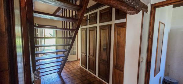 Rians (83560) Propriété 201m2 8 pièces garage et piscine